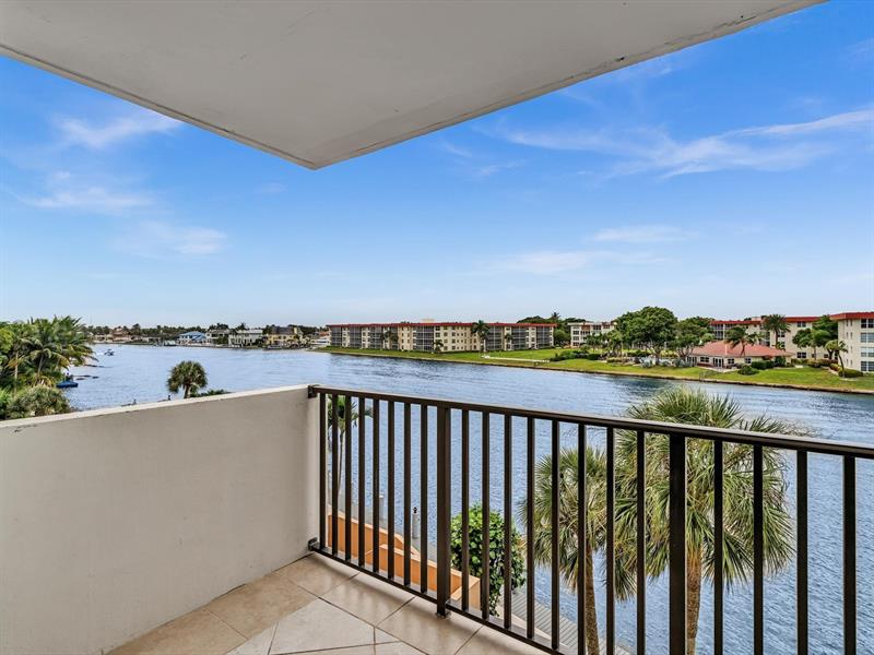 Image 28 of 51 For 1150 Hillsboro Mile  309