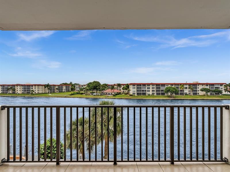 Image 4 of 51 For 1150 Hillsboro Mile  309