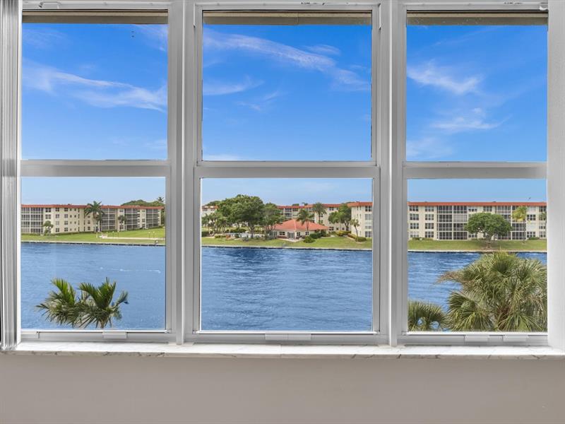 Image 50 of 51 For 1150 Hillsboro Mile  309