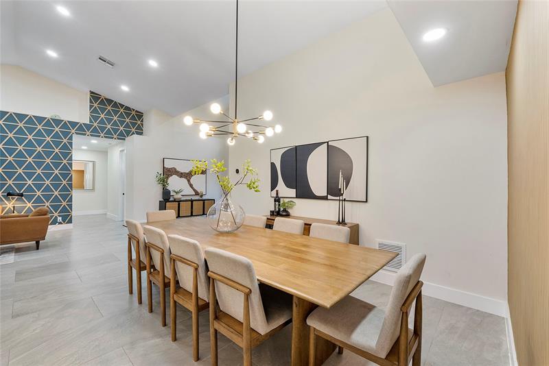 Image 12 of 73 For 9081 Southern Orchard Rd