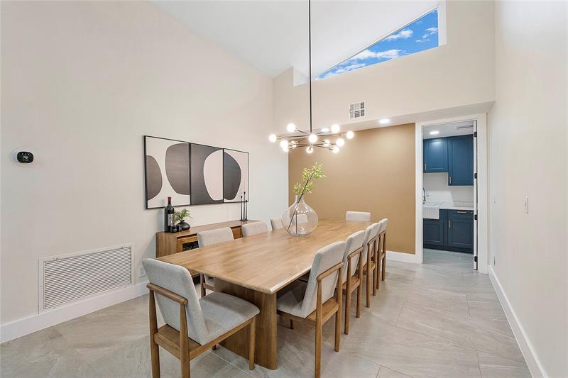 Image 13 of 73 For 9081 Southern Orchard Rd