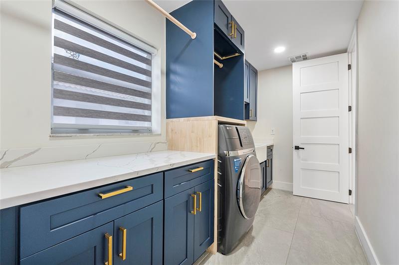 Image 14 of 73 For 9081 Southern Orchard Rd