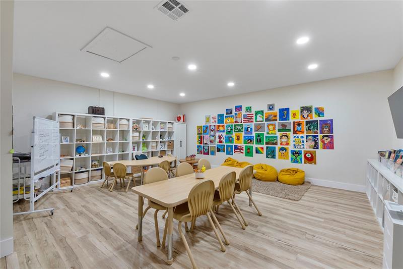 Image 17 of 73 For 9081 Southern Orchard Rd