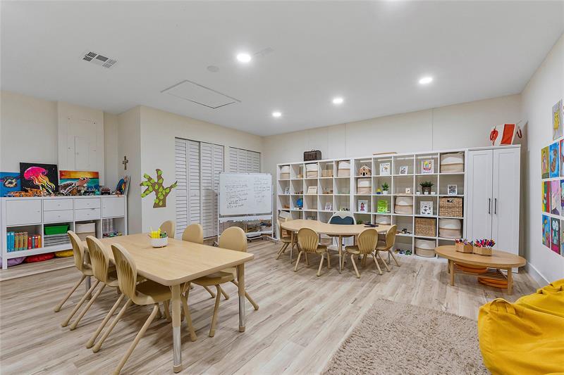 Image 18 of 73 For 9081 Southern Orchard Rd