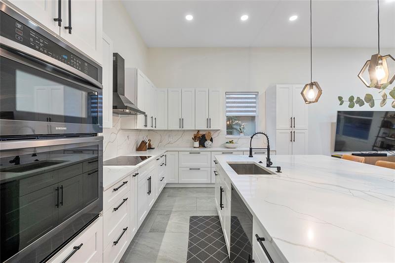 Image 22 of 73 For 9081 Southern Orchard Rd