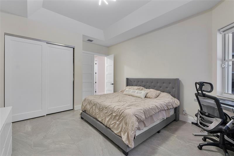 Image 28 of 73 For 9081 Southern Orchard Rd