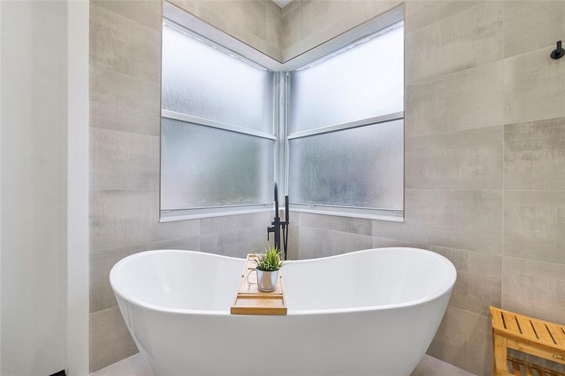 Image 30 of 73 For 9081 Southern Orchard Rd