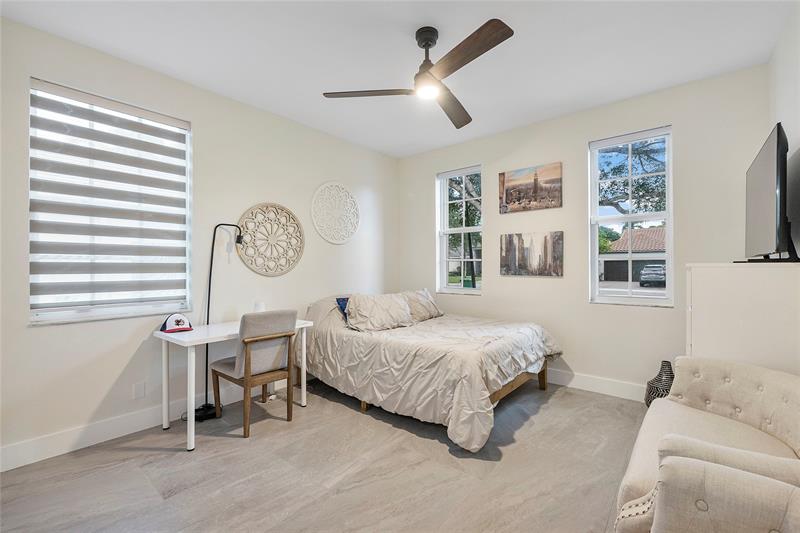 Image 33 of 73 For 9081 Southern Orchard Rd