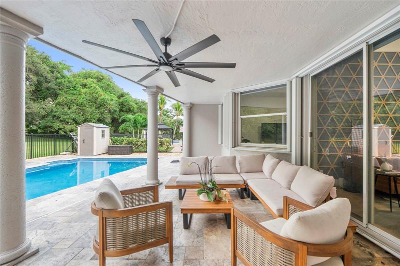 Image 37 of 73 For 9081 Southern Orchard Rd