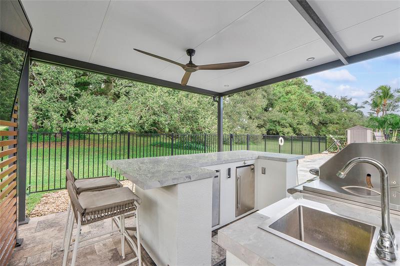 Image 40 of 73 For 9081 Southern Orchard Rd