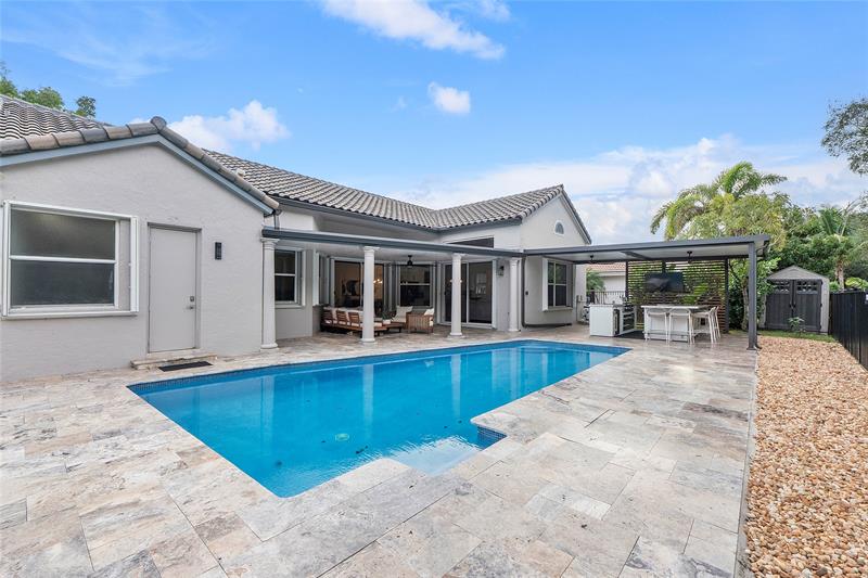 Image 43 of 73 For 9081 Southern Orchard Rd