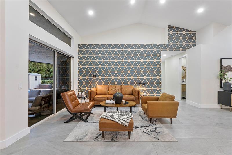 Image 9 of 73 For 9081 Southern Orchard Rd