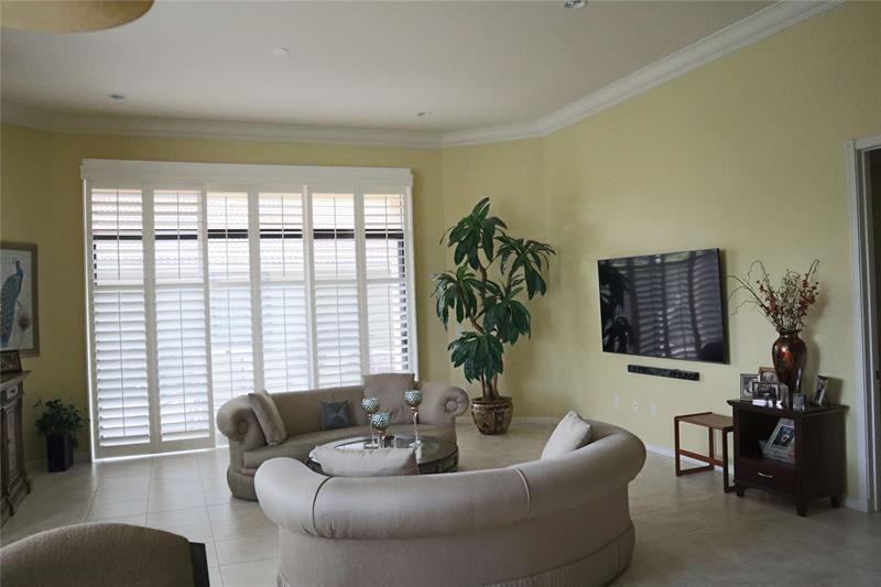 Image 11 of 33 For 6810 Fabiano Circle