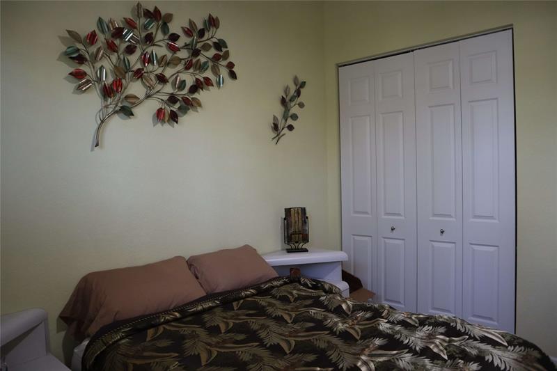 Image 28 of 33 For 6810 Fabiano Circle