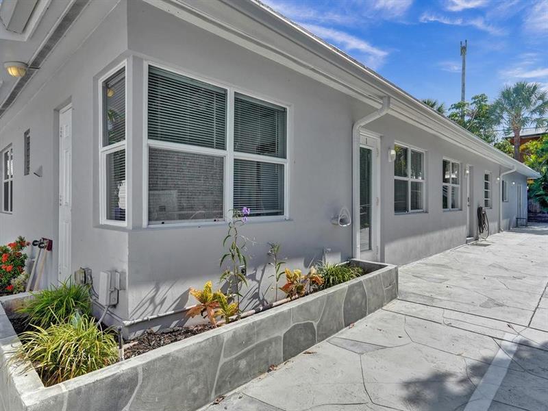 Image 7 of 35 For 4422 Seagrape Dr  1