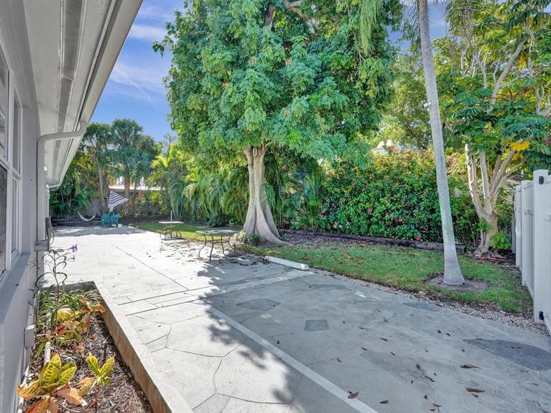 Image 8 of 35 For 4422 Seagrape Dr  1