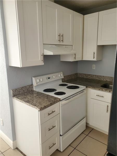 Image 3 of 12 For 1872 52nd Ave