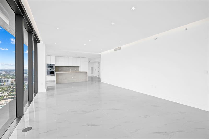 Image 14 of 50 For 700 24th  4007