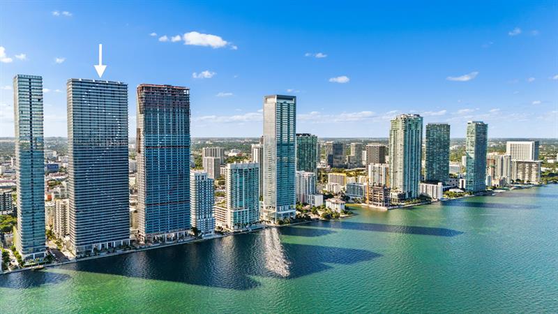 Image 19 of 50 For 700 24th  4007