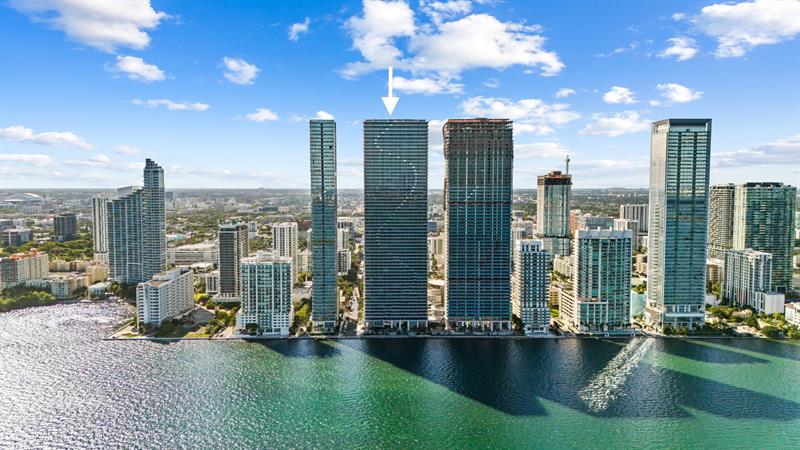 Image 20 of 50 For 700 24th  4007