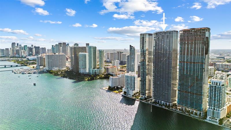 Image 21 of 50 For 700 24th  4007