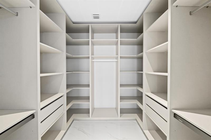 Image 27 of 50 For 700 24th  4007