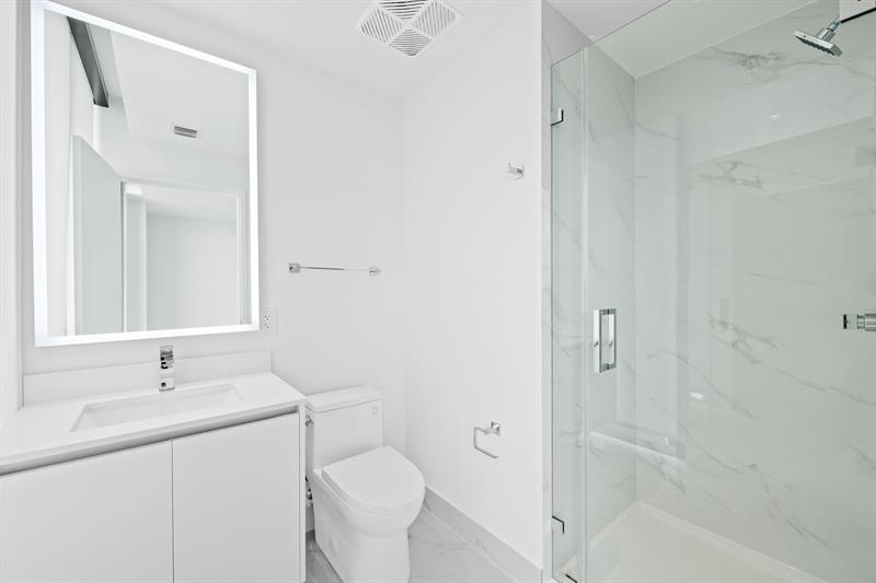 Image 34 of 50 For 700 24th  4007