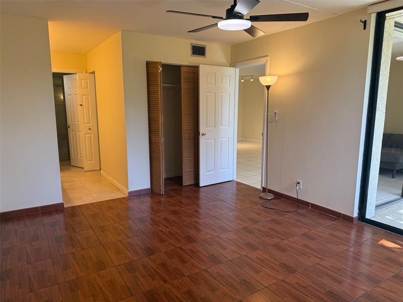 Image 16 of 33 For 7340 1st St  102