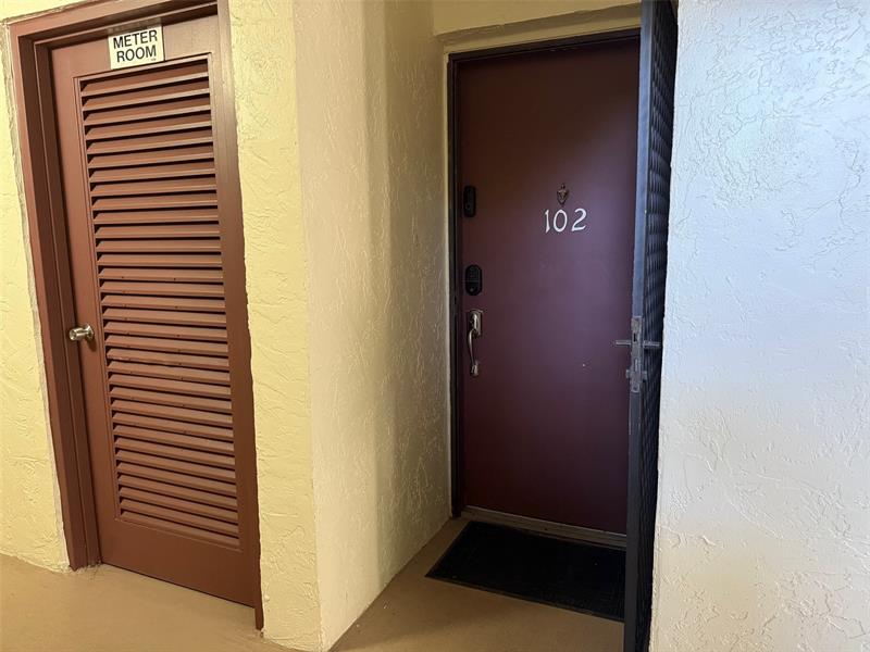 Image 4 of 33 For 7340 1st St  102