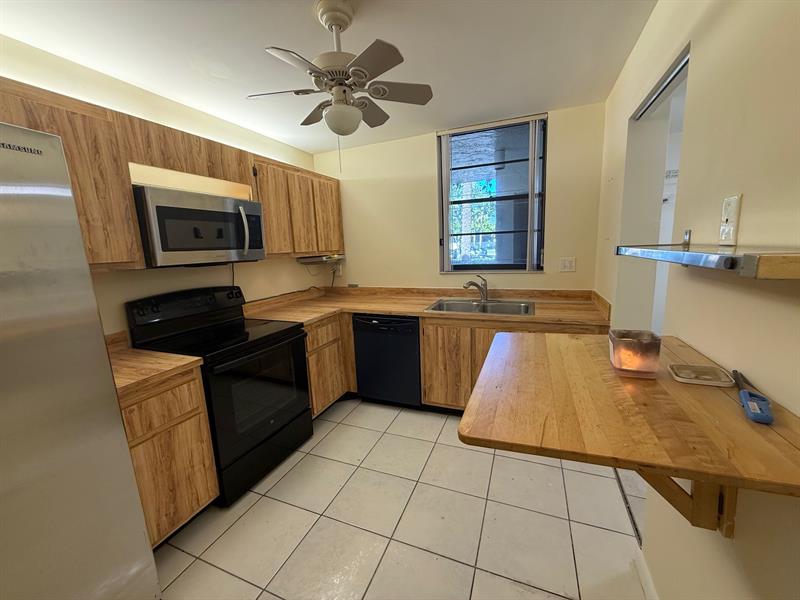 Image 6 of 33 For 7340 1st St  102