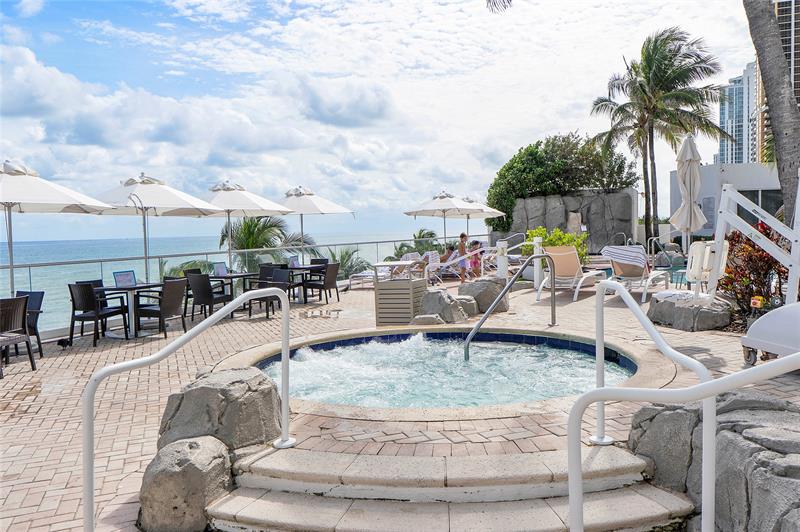 Image 33 of 50 For 18001 Collins Ave  2806