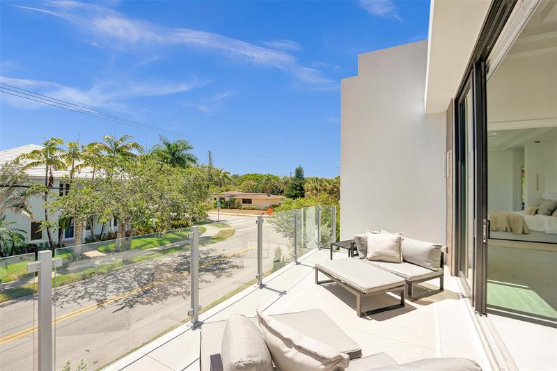 Image 7 of 22 For 1111 9th Ave