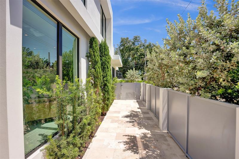 Image 9 of 22 For 1111 9th Ave