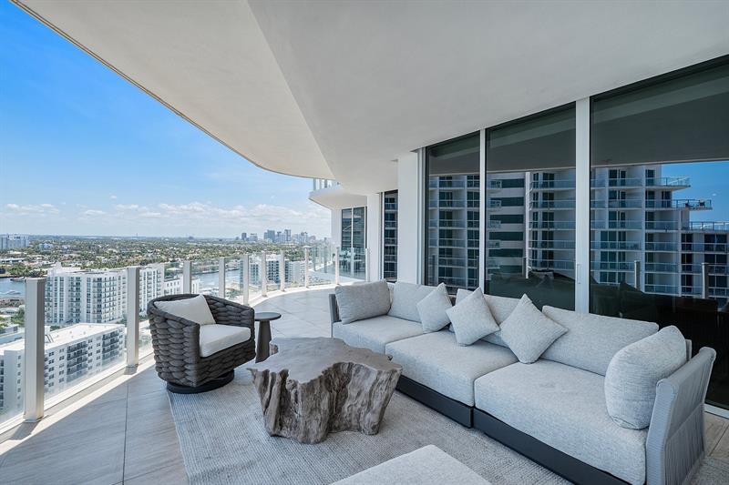 Image 22 of 55 For 525 Fort Lauderdale Beach Blvd  1801