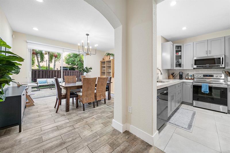 Image 7 of 27 For 3876 169th Ter