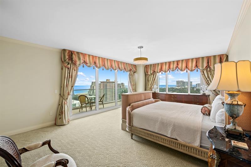 Image 21 of 37 For 3055 Harbor Dr  1603