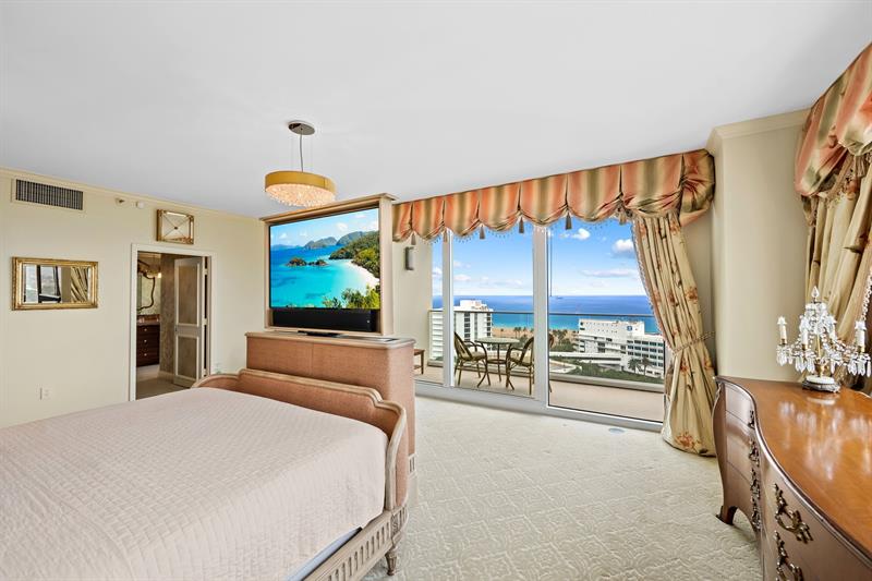 Image 22 of 37 For 3055 Harbor Dr  1603