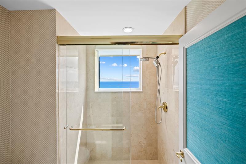 Image 31 of 37 For 3055 Harbor Dr  1603