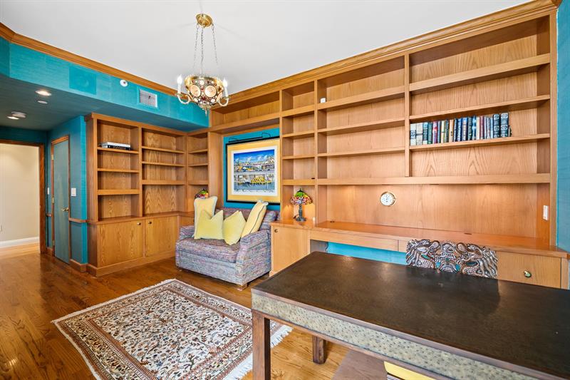 Image 33 of 37 For 3055 Harbor Dr  1603