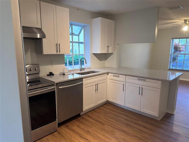 Image 10 of 24 For 839 Garnet Cir