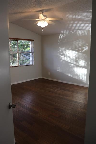 Image 13 of 24 For 839 Garnet Cir