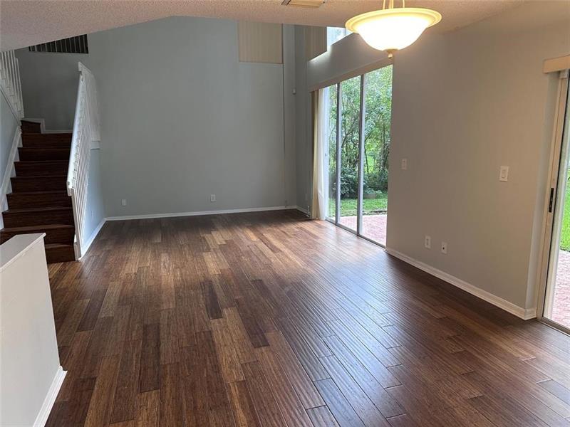 Image 6 of 24 For 839 Garnet Cir