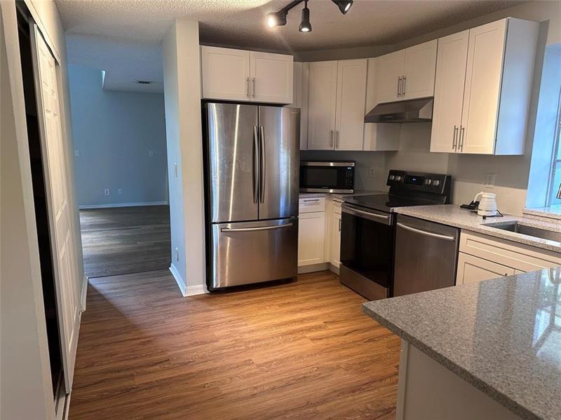 Image 9 of 24 For 839 Garnet Cir