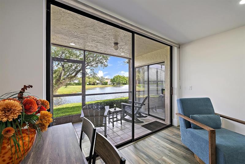 Image 18 of 28 For 6928 Briarlake  102