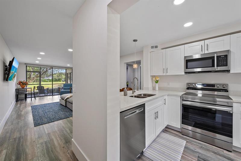 Image 27 of 28 For 6928 Briarlake  102