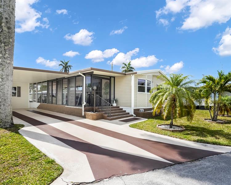 Details for 8560 20th St, Davie, FL 33324