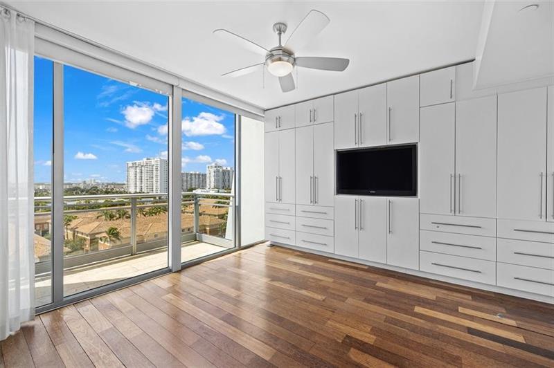 Image 11 of 22 For 2950 188th St  510