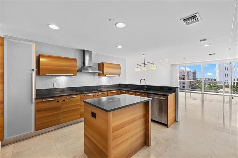 Image 14 of 22 For 2950 188th St  510