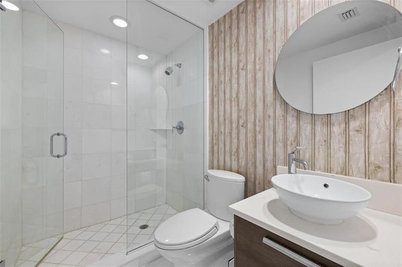 Image 7 of 22 For 2950 188th St  510