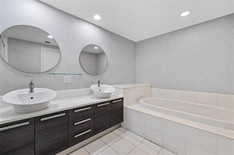 Image 9 of 22 For 2950 188th St  510